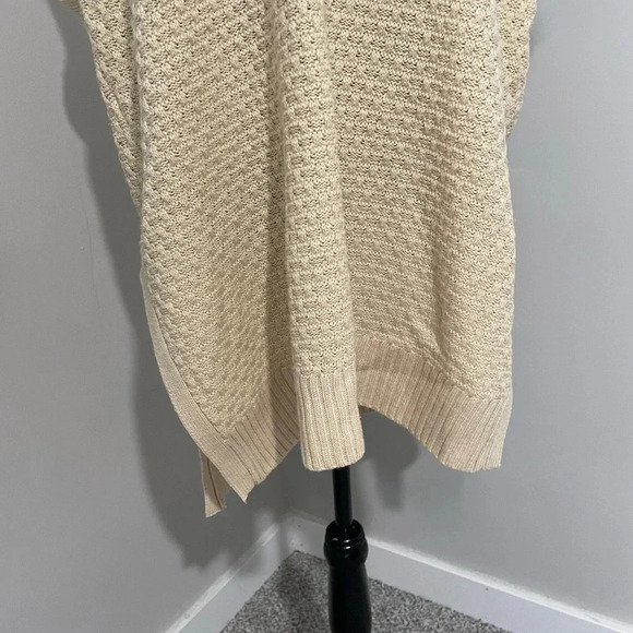 Eloquii Cream Colored Chunk‎ Knit Slouchy Sweater Vest - Picture 5 of 10